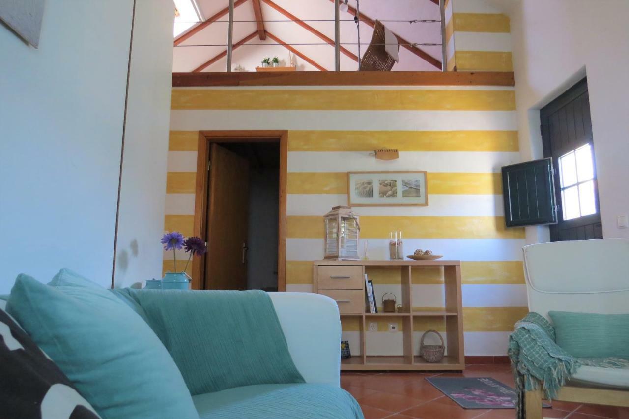 アルカセル・ド・サル Casa Do Largoヴィラ エクステリア 写真